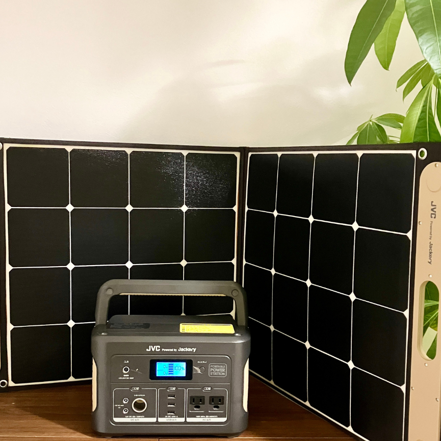 JVC写真:JVC Powered by Jackery ソーラーパネル 実機
